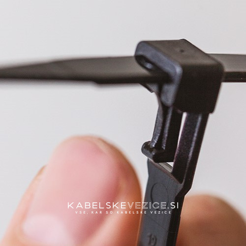 Re-openable black cable tie 280x7.5 - releasable zip tie (100 pcs/package) SapiSelco Click Tie [RIA.3.233R]